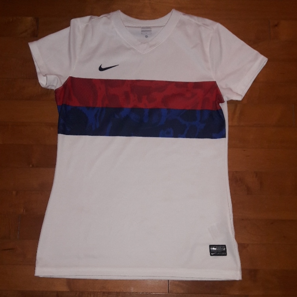Nike top